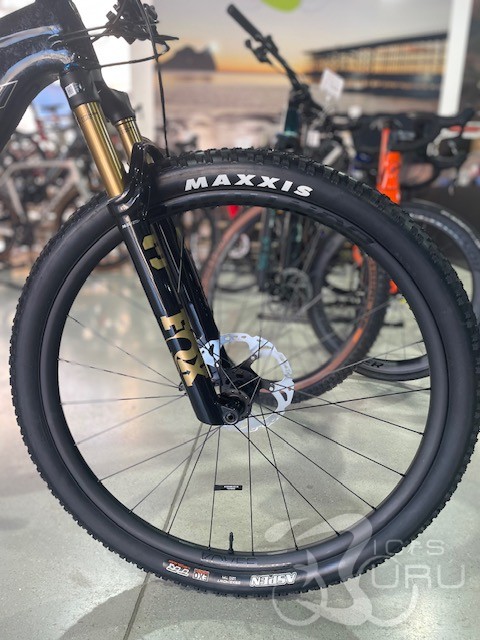TREK SUPERCALIBER  SLR  9.8 XT  2026