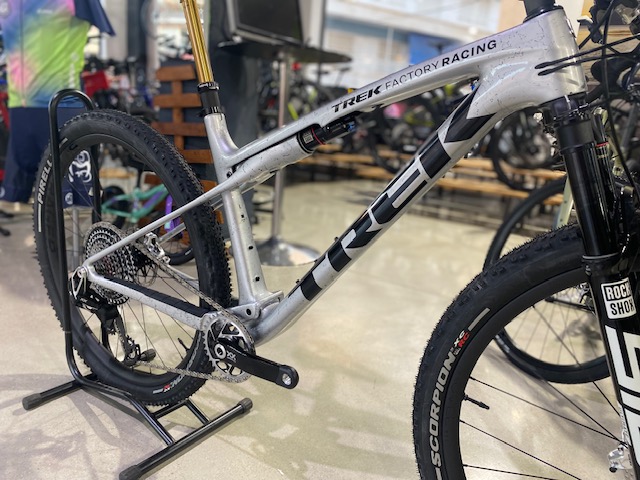 TREK SUPERCALIBER SLR 9.9  2024